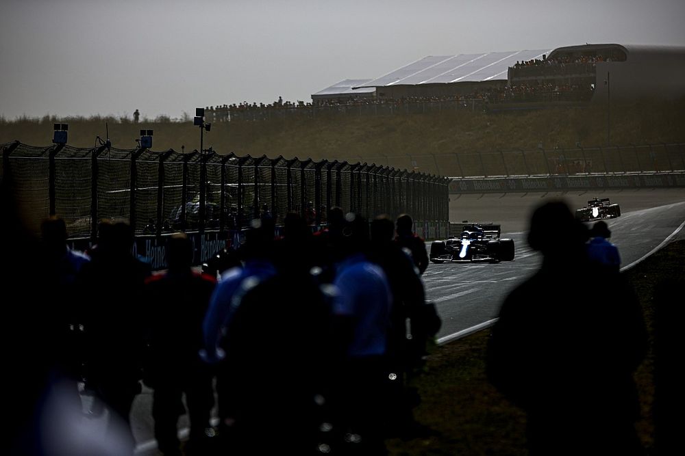 El momento de "pura suerte" que evitó el KO de Alonso en Zandvoort