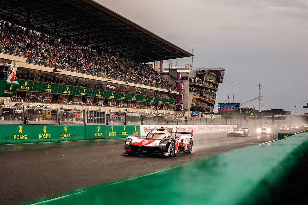 #7 Toyota Gazoo Racing Toyota GR010 - Hybrid Hypercar, Mike Conway, Kamui Kobayashi, Jose Maria Lopez, leads at the start