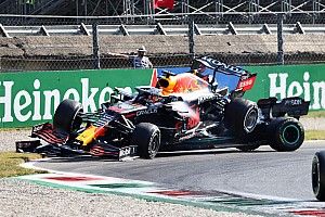 フェルスタッペン「ハミルトンに寄せられ、行くところがなかった」とF1イタリアGP”相討ち”を見解