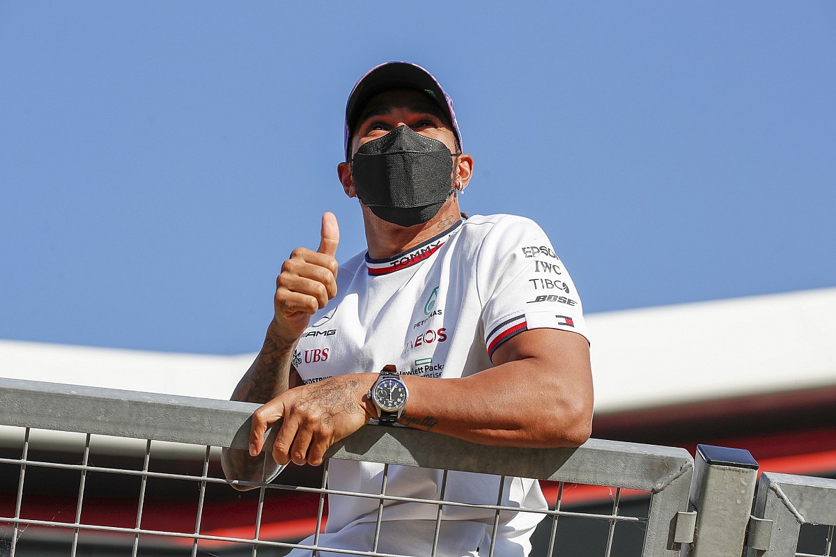 Brundle: Hamilton túl sokszor kapott ki Verstappentől, ez okozta a balesetet