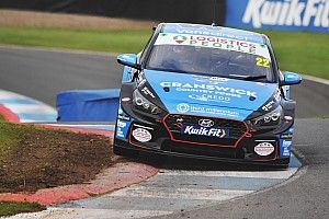 Knockhill BTCC: Smiley tops dry practice ahead of Cook