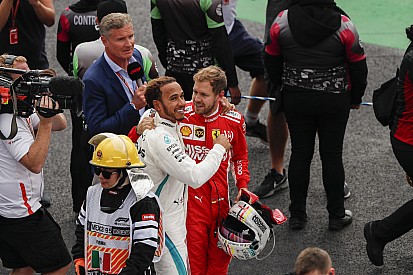 Hamilton Vettel erős asszisztálásával lett ötszörös F1-es világbajnok