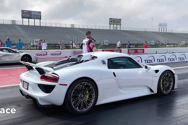 Vídeo: ¿Cuál acelera más, el Porsche 918 Spyder o el LaFerrari?