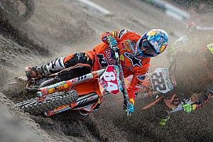 Herlings schrijft historie en is eerste Nederlandse MXGP-kampioen