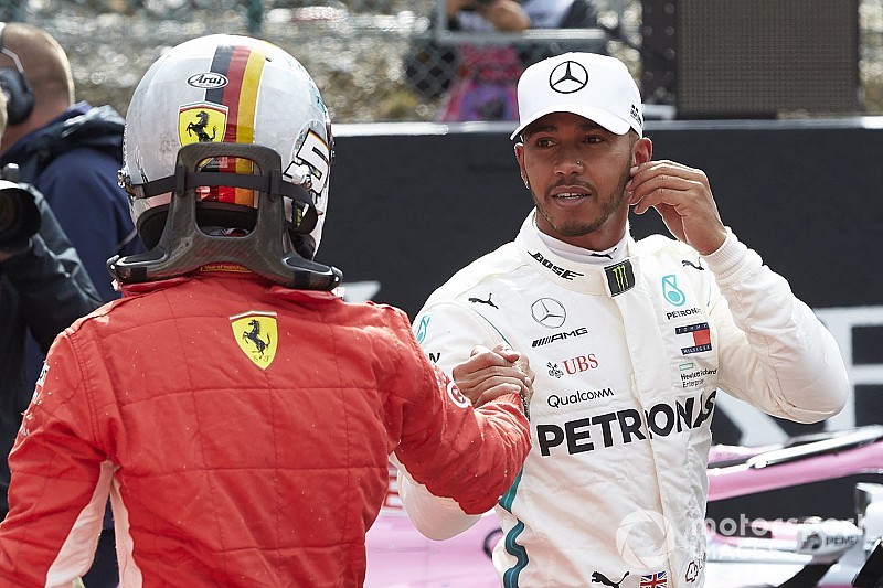 Хэмилтон счел Mercedes победителем в психологической войне с Ferrari
