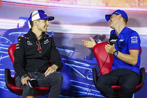 Ocon se moja: "Me gustaría Mick Schumacher como compañero"