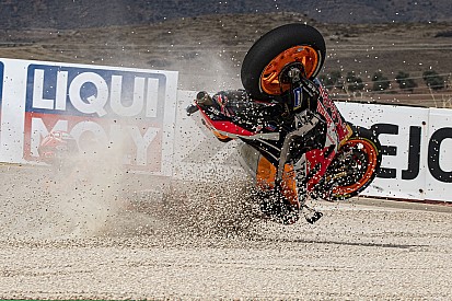 Fotogallery MotoGP: la sequenza della caduta di Marquez nella FP2