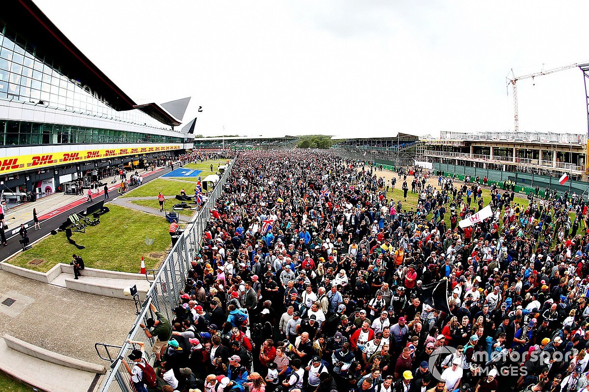 Hamilton, Silverstone, polícia inglesa reforçam pedidos para que fãs evitem GP da Grã-Bretanha
