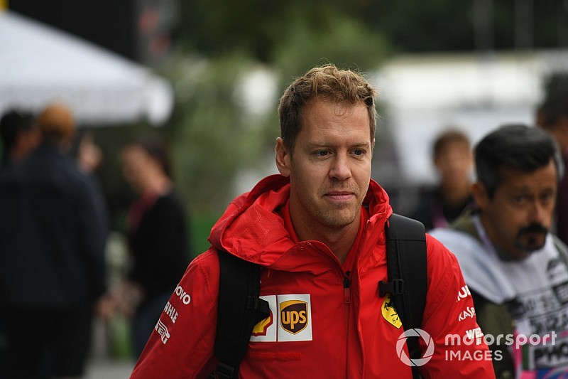 Vettel dá resposta hilária ao ser perguntado sobre previsão para corrida