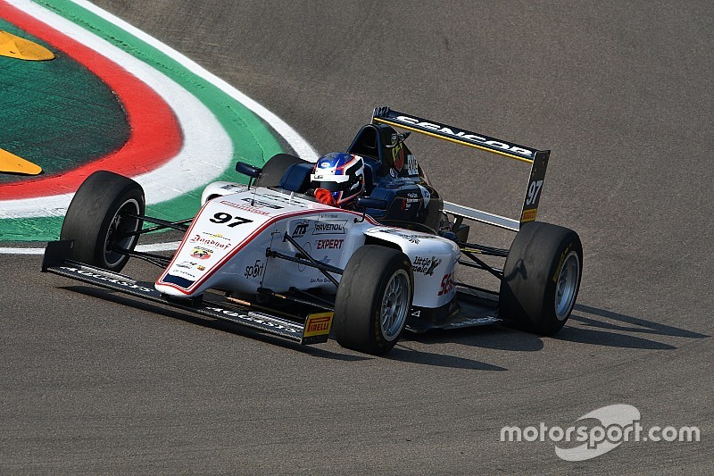 Stanek: è tripletta di pole position ad Imola
