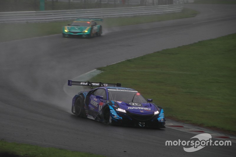 SUGO公式テスト|最終セッションは雨、RAYBRIG NSX-GTがトップ