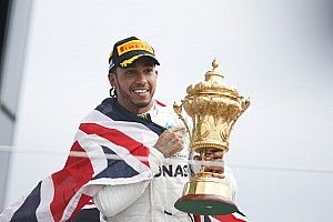 Hamilton se junta a Schumi, Fangio e Prost no clube de maiores vencedores em seus países