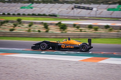 Vidales finaliza un prometedor primer test de F3 con Campos Racing