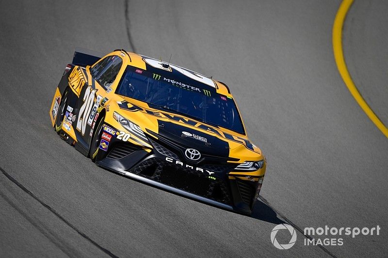  Erik Jones, Joe Gibbs Racing, Toyota Camry DeWalt