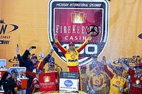 Logano dominował w Michigan