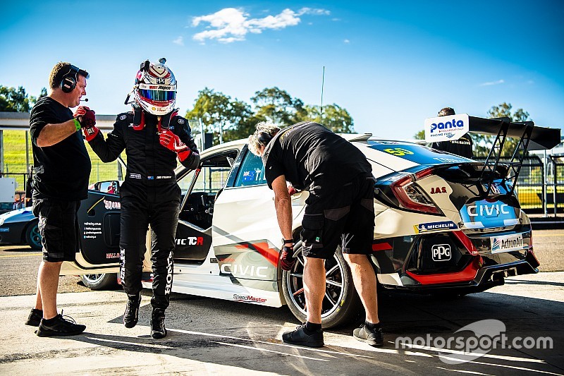Sydney TCR: D'Alberto becomes first Aussie series polesitter