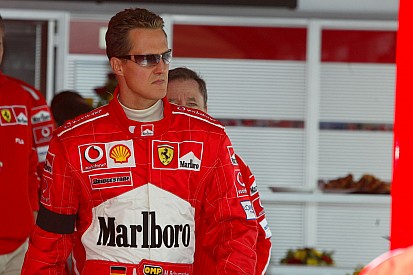 Videó: Michael Schumacher egy Enzo Ferrari volánja mögött