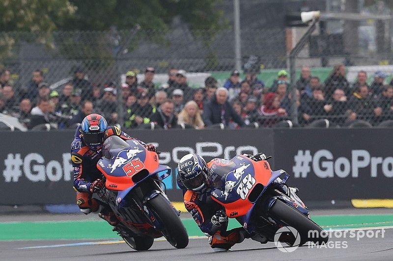 Du mieux pour Tech3, dans les points et "juste derrière" Zarco