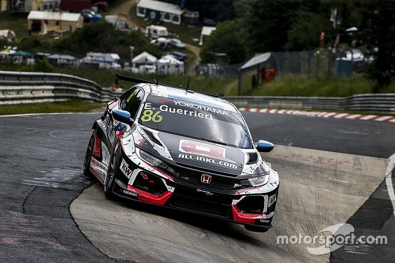 Guerrieri consigue la pole en el Nurburgring