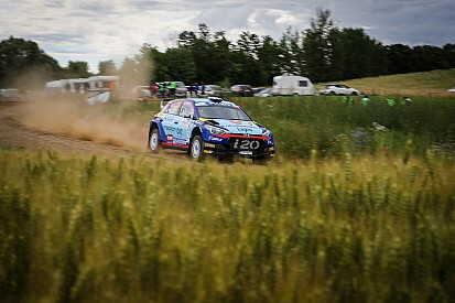 Huttunen pierwszym liderem