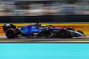 Albon profiteert van tijdstraf Alonso en scoort twee punten in Miami