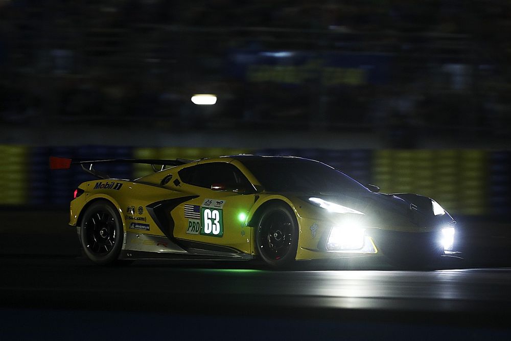 Le Mans 24 Hours: Toyotas swap places, Corvette #63 hits trouble