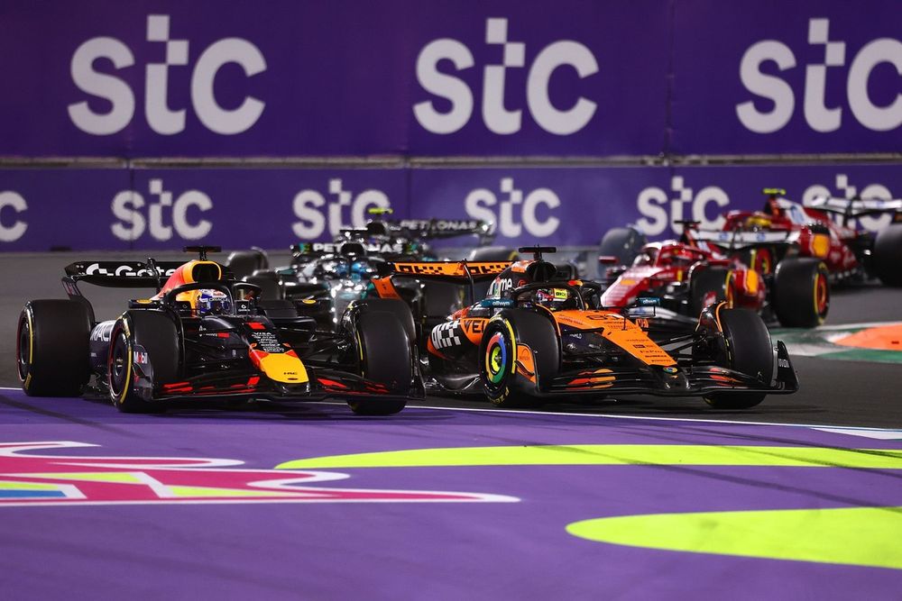 Max Verstappen, Red Bull Racing, Oscar Piastri, McLaren