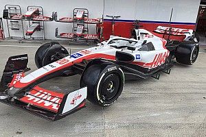 Steiner a fehér Ferrarijukról: kit kéne másolnunk, a Williamset?