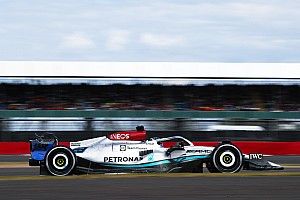 ラッセル、F1イギリスGPフリー走行でフェラーリに肩並べるペースも慎重な姿勢「ポジティブな兆候はあるけど……」