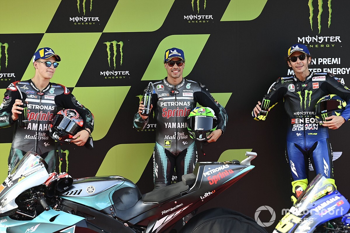 MotoGP Barcelona Qualifying: Yamaha-Trio dominiert, Rossi in Reihe eins!