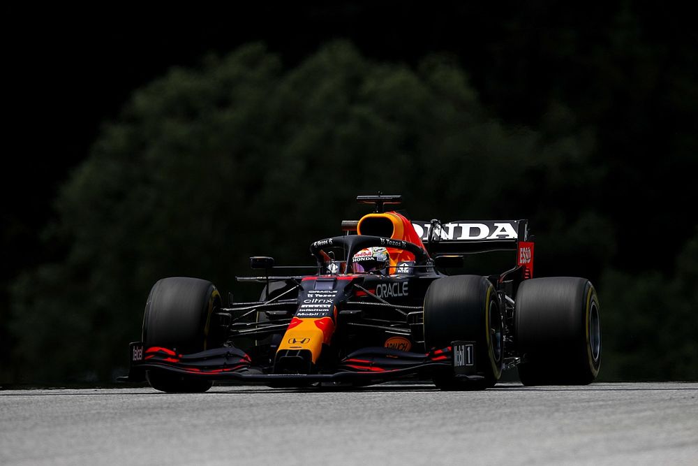 Verstappen: "Sarà lotta serrata con Lewis in qualifica e gara"