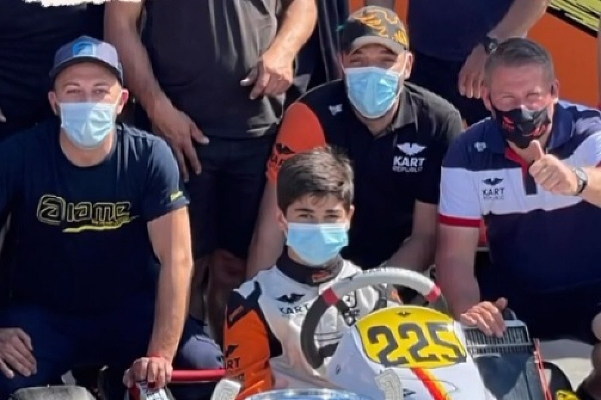 Matheus Ferreira é campeão da etapa francesa do Europeu de Kart