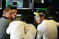 Sean Gelael Memulai Kolaborasi dengan Valentino Rossi
