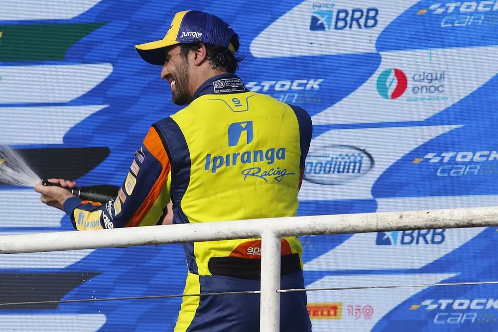 Cesar Ramos celebra terceiro lugar na corrida 2 da Grande Final da Stock Car 2022 em Interlagos