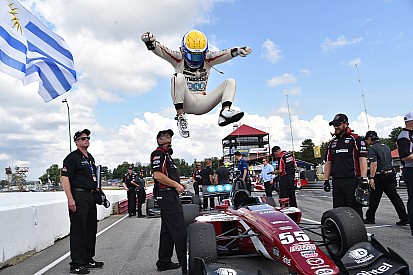 Urrutia beats Stoneman as Carlin duo stumbles