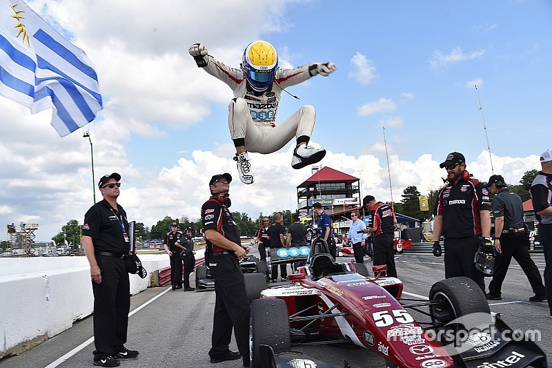 Urrutia beats Stoneman as Carlin duo stumbles