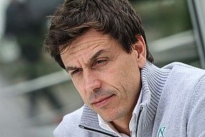Wolff not keen on replacing Rosberg with big-name driver