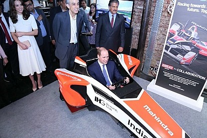 Anche il principe William al simulatore della Mahindra!