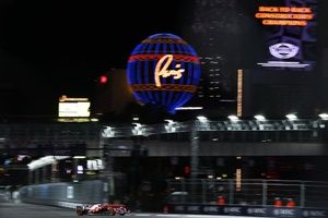 Una alcantarilla provoca bandera roja en la FP2 de Las Vegas