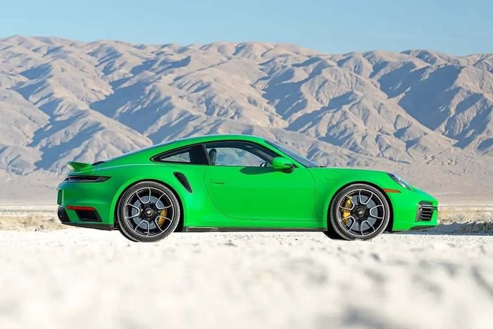 Porsche 911, record storico di vendite in un anno difficile