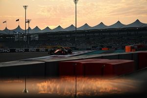 Norris arrasa en la FP2 de Abu Dhabi con Verstappen 2º, pero lejos y Piastri hundido