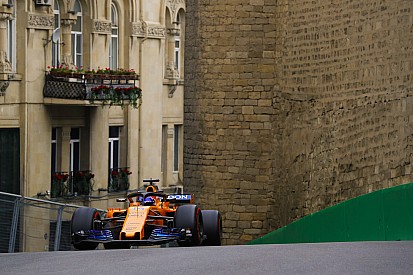 Alonso, feliz con el McLaren pese a la falta de velocidad en Bakú