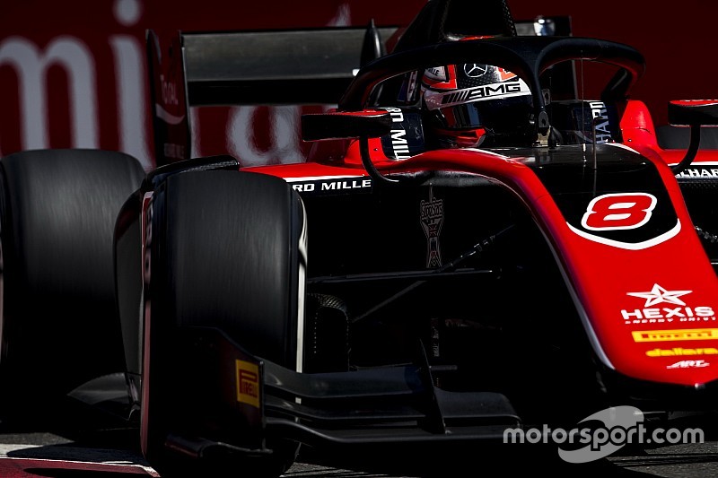 F2 Baku: Russell menangi Sprint Race, Gelael tabrak dinding