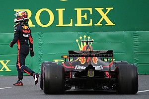 Verstappen et Ricciardo réprimandés après leur accrochage