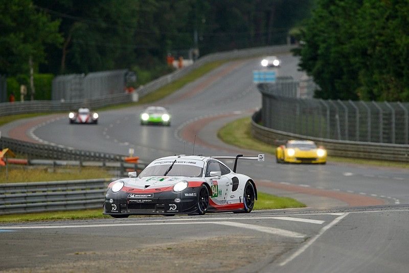 #94 Porsche GT Team Porsche 911 RSR: Romain Dumas, Timo Bernhard, Sven Müller