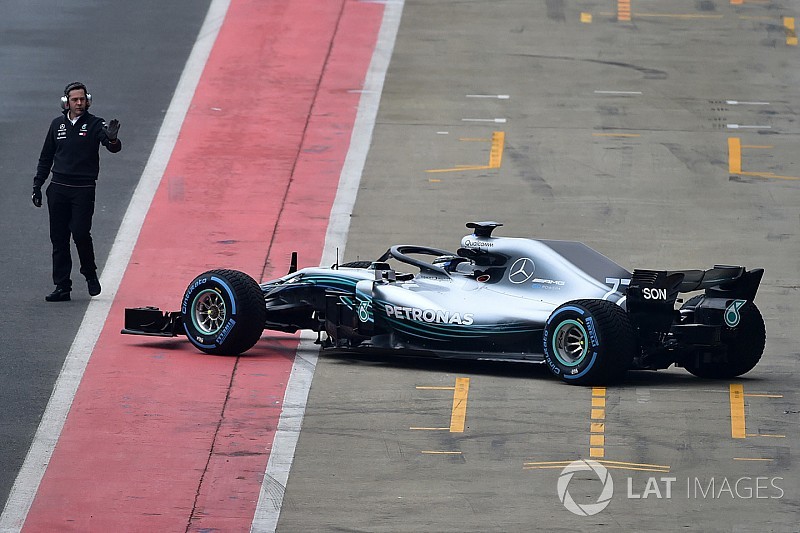 スクープ撮。メルセデス、発表会を前に新車W09をシェイクダウン