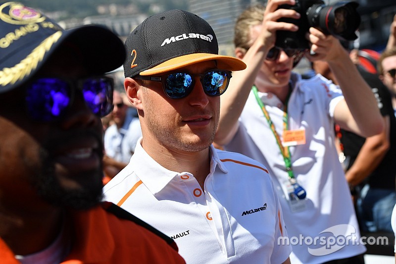A Mercedes csapatfőnöke még időt adna Vandoorne-nak, a "jövő Sennájának"