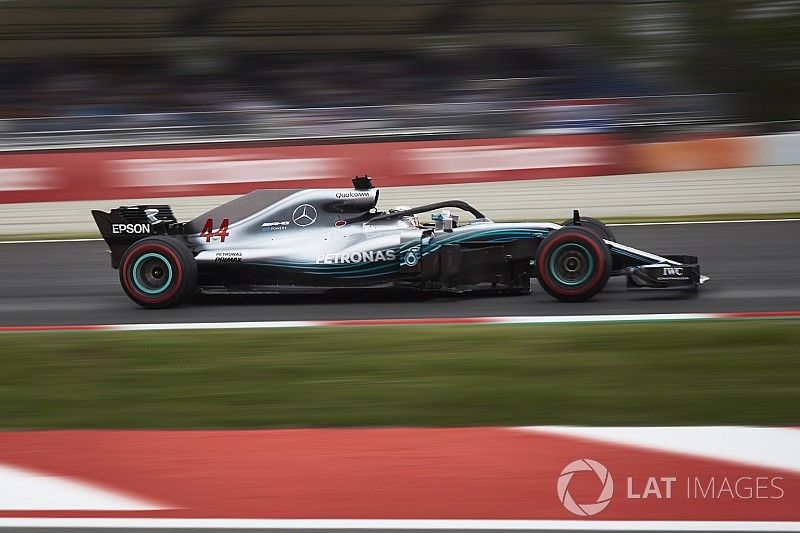 Mercedes bantah desak Pirelli ubah spek ban F1