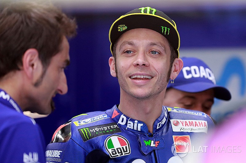 Rossi: "Con la Yamaha de 2018 vamos a sufrir menos que el año pasado"