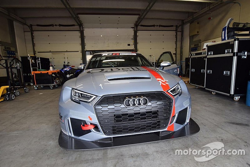 Basso e Figueiredo primi brasiliani a provare un'Audi RS 3 LMS TCR